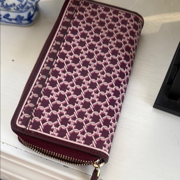 Kate Spade Pink and Red Wallet with Geometric Pattern NWOT no call outs - Picture 11 of 11